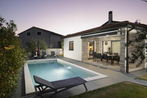 Villa Barbara — 4-Star Luxury Hotel in Svetvincenat, Croatia