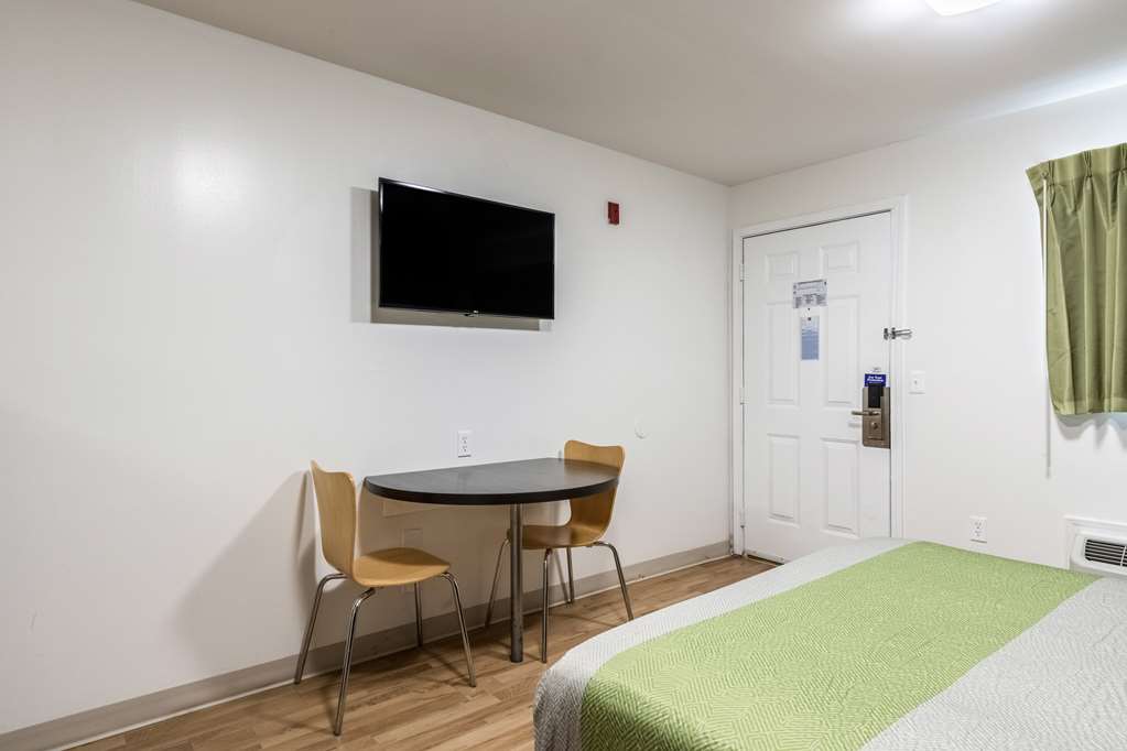 Studio 6 Extended Stay Savannah GA - photo 16