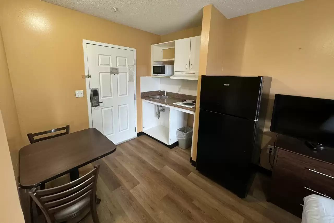 Suburban Studios near University of North Carolina Charlotte - photo 28