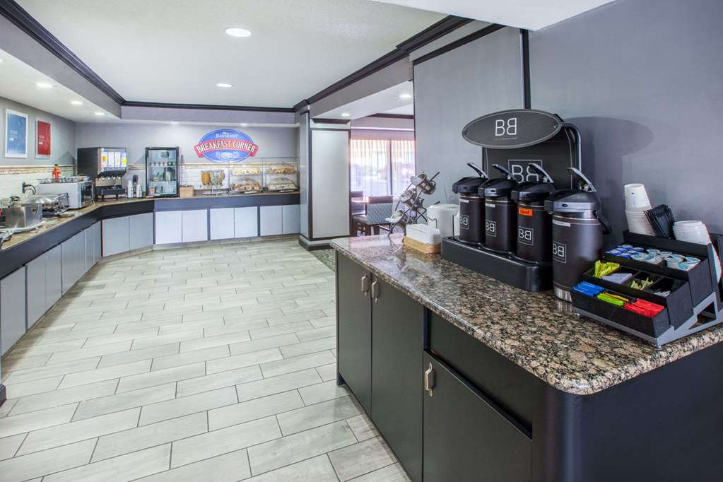 Baymont by Wyndham Canton - photo 14