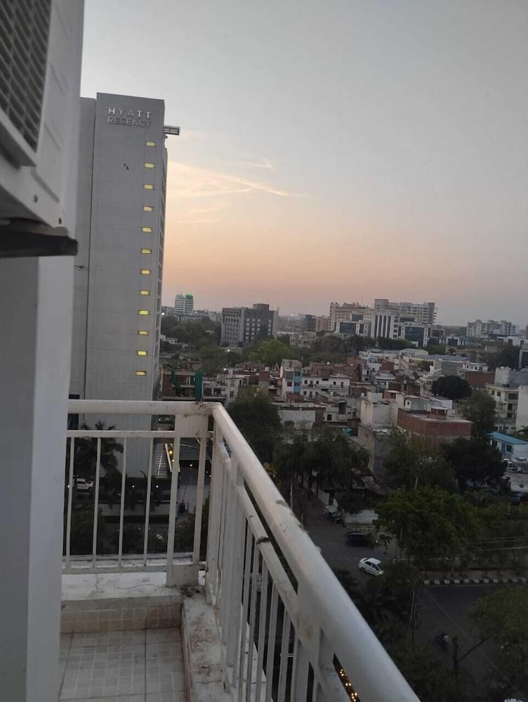 Hotel Royal King - carbon neutral hotel in Lucknow