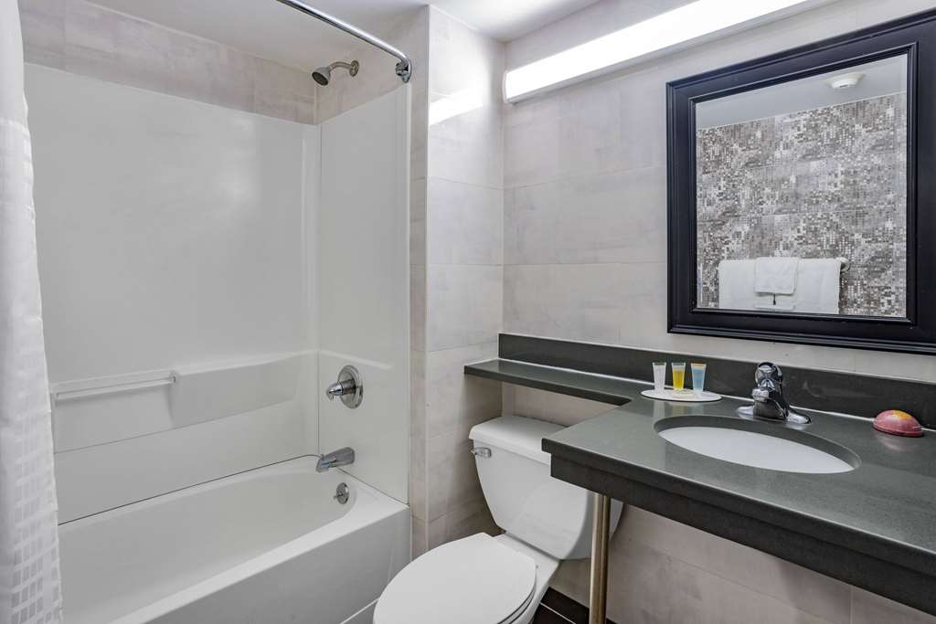 Super 8 by Wyndham Lindenhurst - photo 18