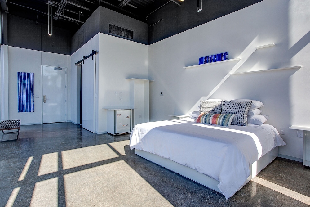 Hotel Revel - photo 8