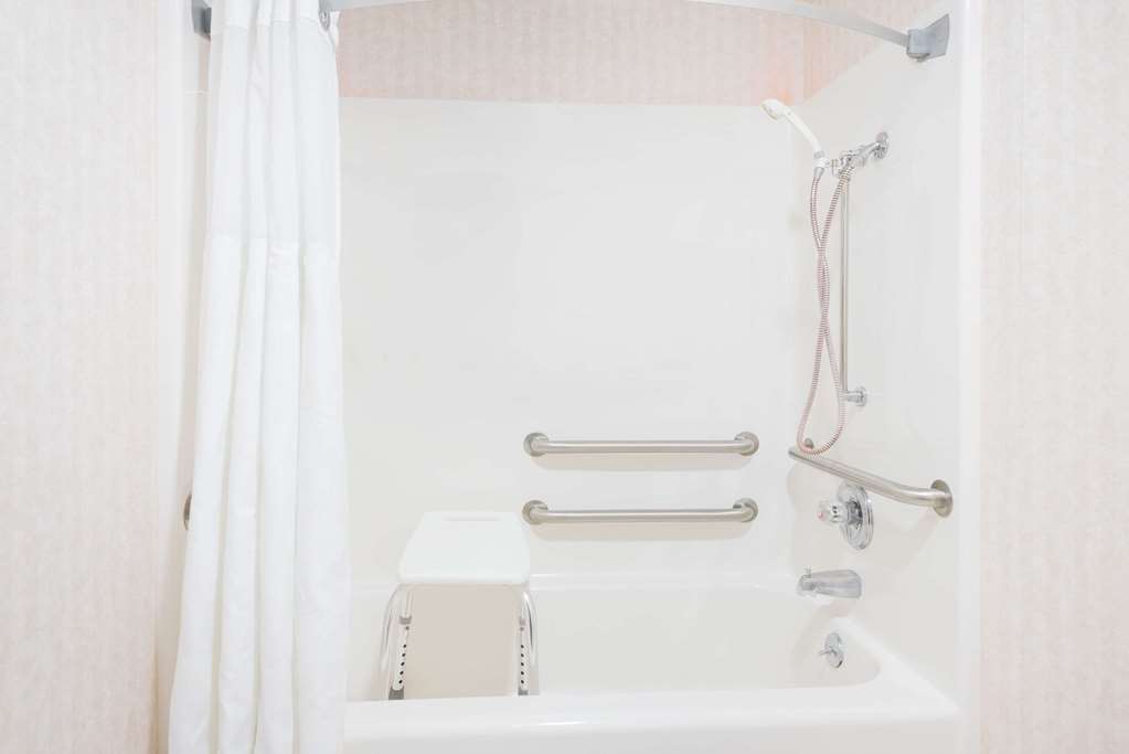 Ramada by Wyndham Strasburg Dover - photo 8