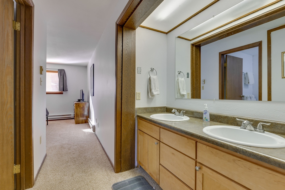 Winter Park Condo w Pool 3 Mi to Ski Resort - photo 6