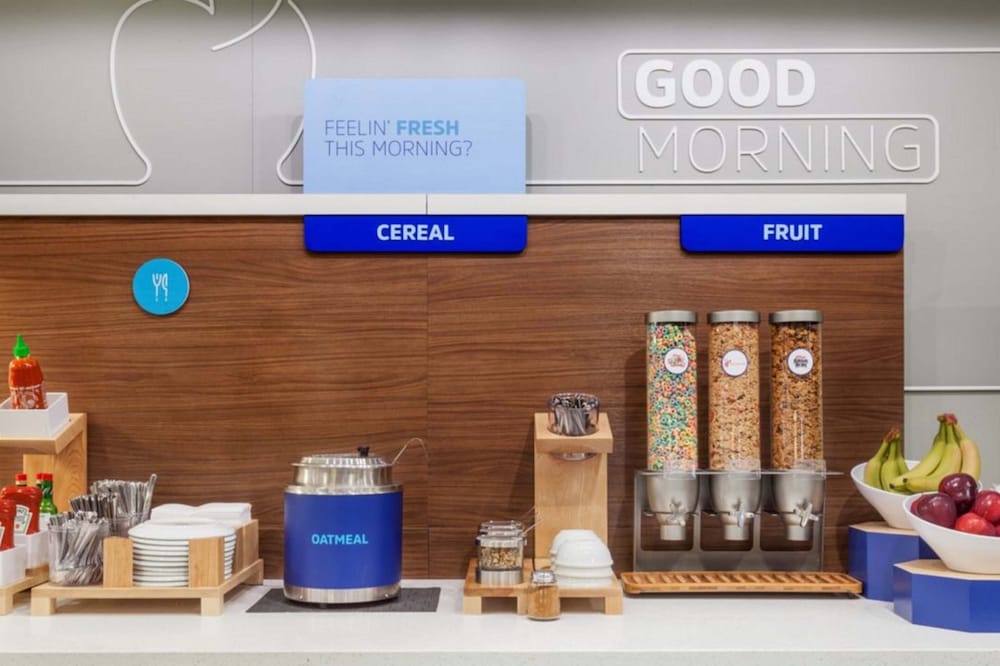 Holiday Inn Express Grand Rapids SW by IHG — hotel in Grandville