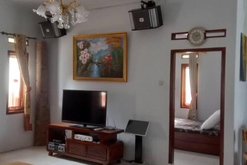 Vila Dinar 2 Lembang — 4-Star Luxury Hotel in Lembang, Indonesia