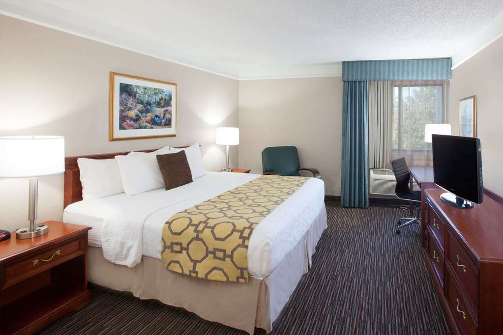 Baymont by Wyndham Texarkana - photo 12