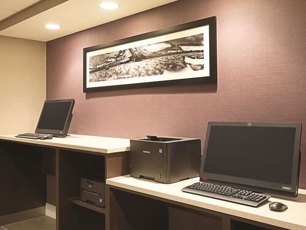 La Quinta Inn & Suites by Wyndham Baltimore BWI Airport - photo 84