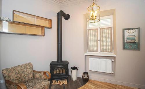 Charming 1BR Apartment with Balcony By Wehost