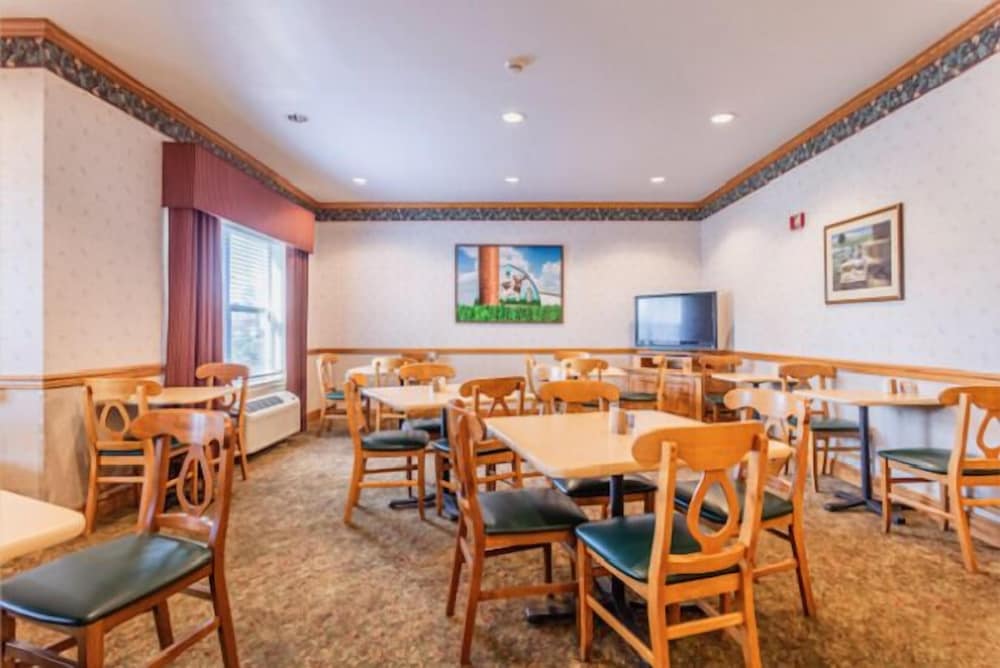 Lancaster Inn and Suites - photo 38