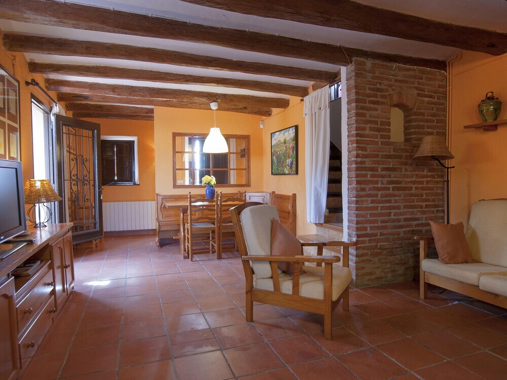 Masia Olivera — hotel in Subirats