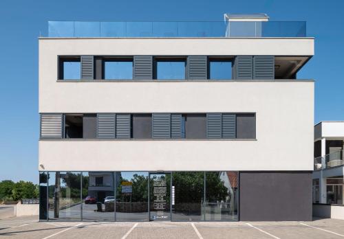 Apartment Adela — 4-Star Luxury Hotel in Vir, Croatia