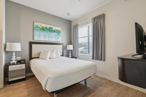 Simplicity At the Rim 1112 I Comfy 2 Bed 2 Bath — 4-Star Luxury Hotel in San Antonio, United States
