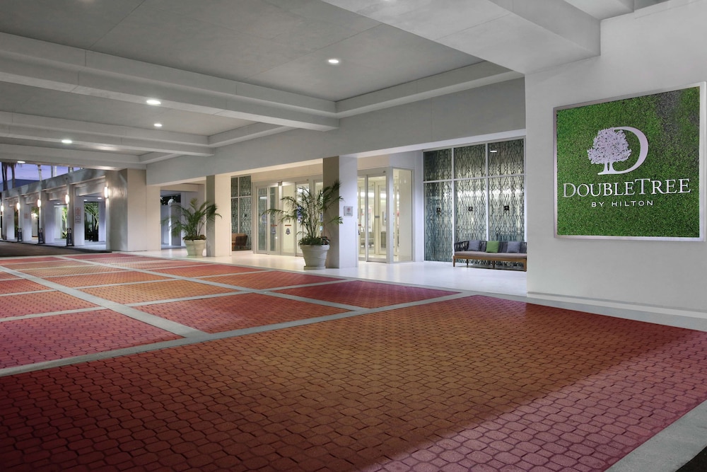 DoubleTree by Hilton at the Entrance to Universal Orlando - photo 54