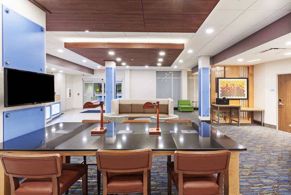 Holiday Inn Express & Suites Lenexa Overland Park Area by IHG - photo 50
