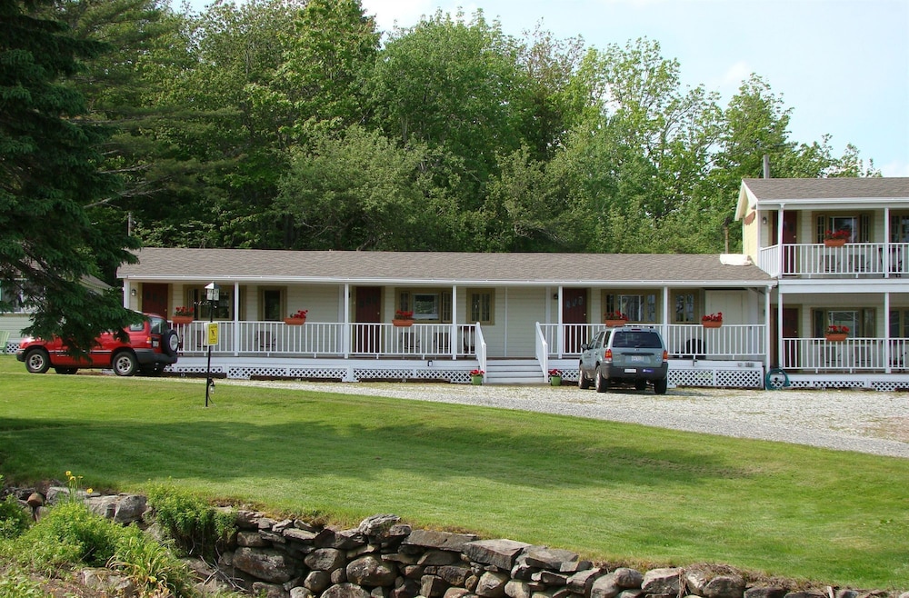 Bay Leaf Cottages & Bistro - photo 47