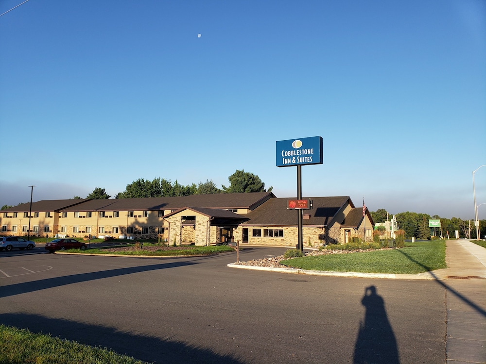 Cobblestone Inn & Suites Merrill - photo 51