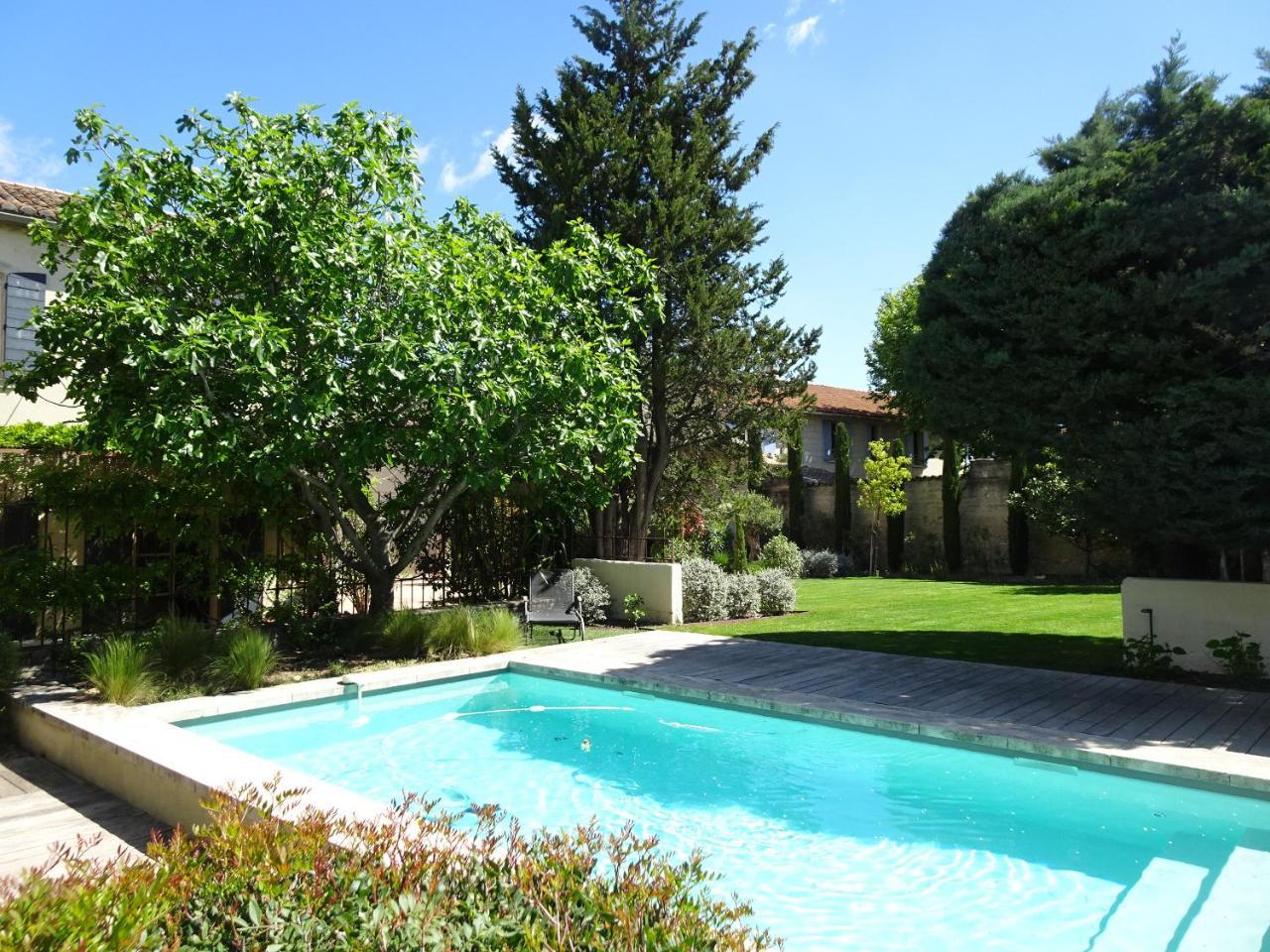 Domaine de la Girafe — hotel in Eyragues