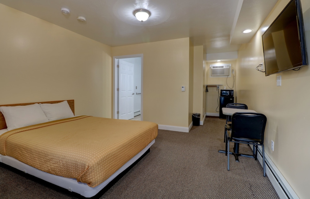 Brookside Motel And Cottages - photo 15