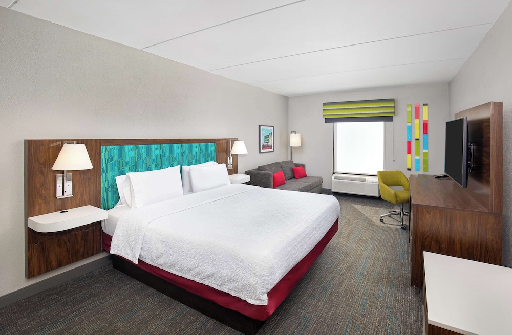 Hampton Inn Selma - photo 13