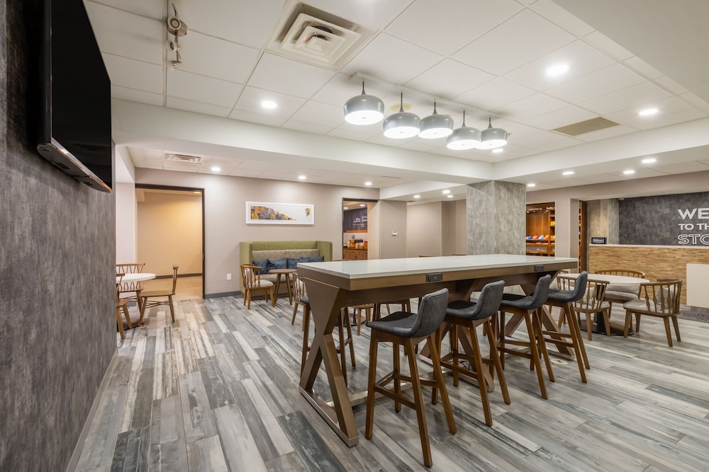Hampton Inn Belle Vernon - photo 28