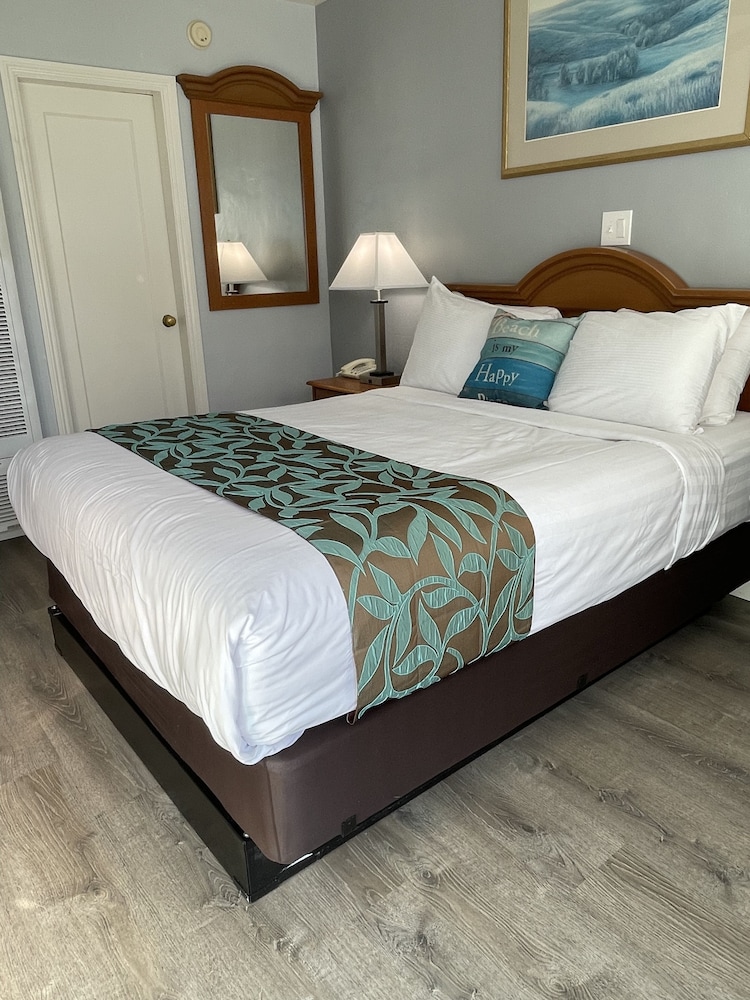 The Palomar Inn - photo 9