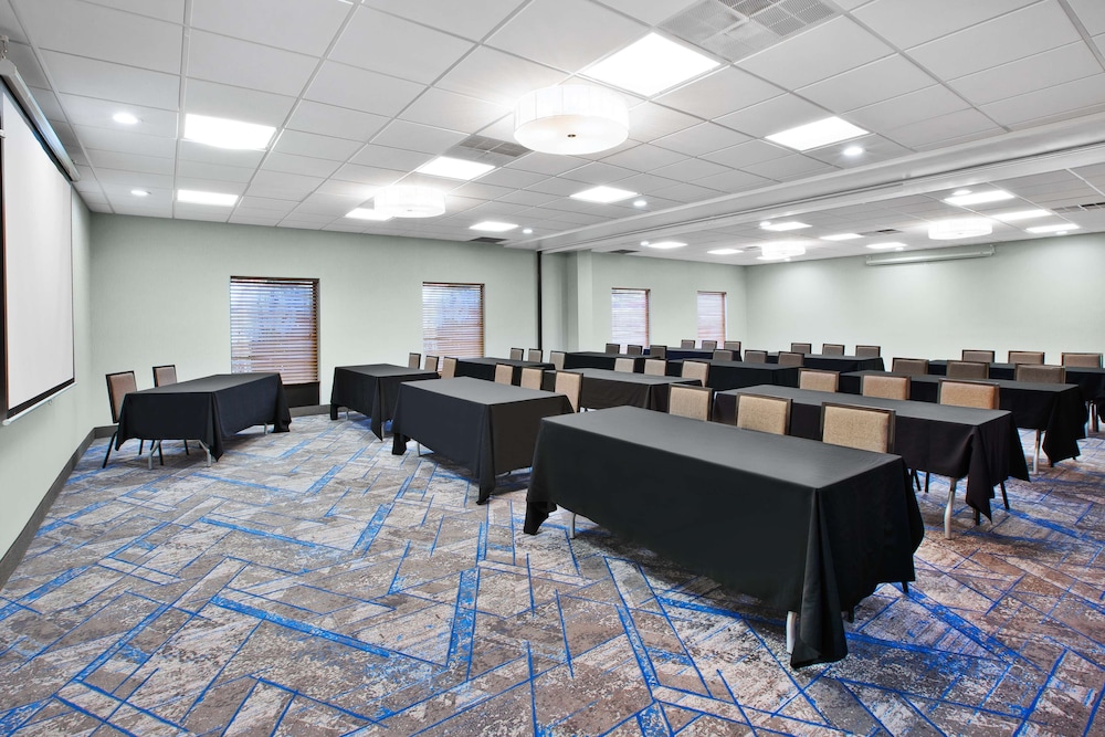 Hampton Inn & Suites Springboro Dayton Area South - photo 37