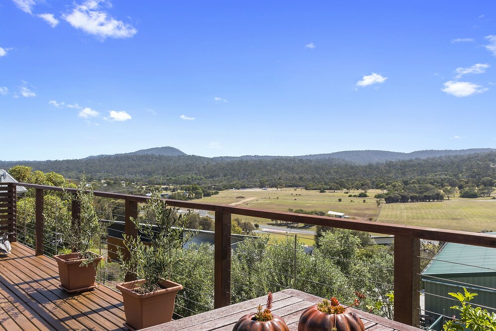 Zenith - carbon neutral hotel in Coles Bay