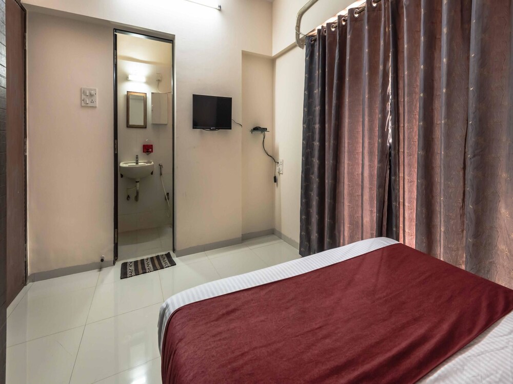 OYO 2903 Apartment Bandra East