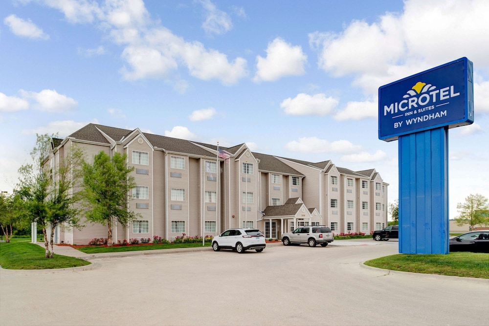Microtel Inn & Suites by Wyndham Bellevue Omaha - featured photo