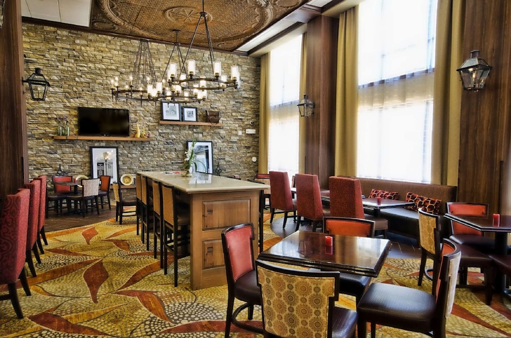 Hampton Inn & Suites Tifton - photo 17