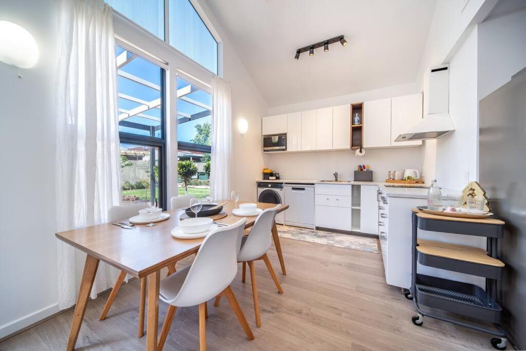 Bees Knees Studio 5 Min To Cbd Adelaide Airport Henley Beach — Thebarton