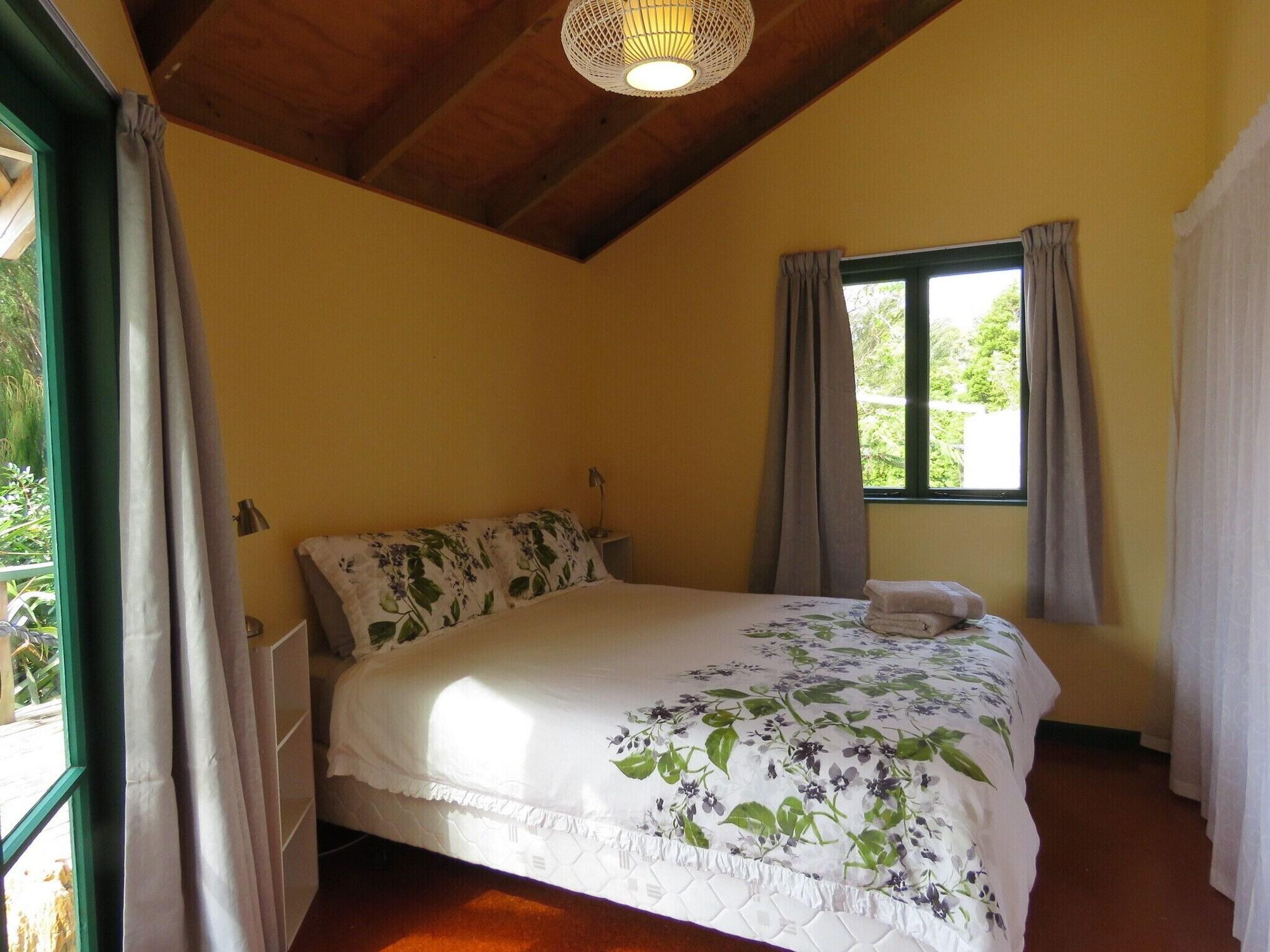 Mill Bay Charmer - carbon neutral hotel in Unknown City