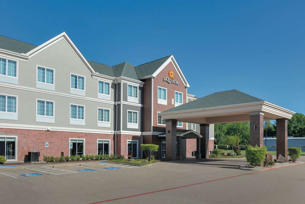 La Quinta Inn & Suites by Wyndham Tyler South - featured photo