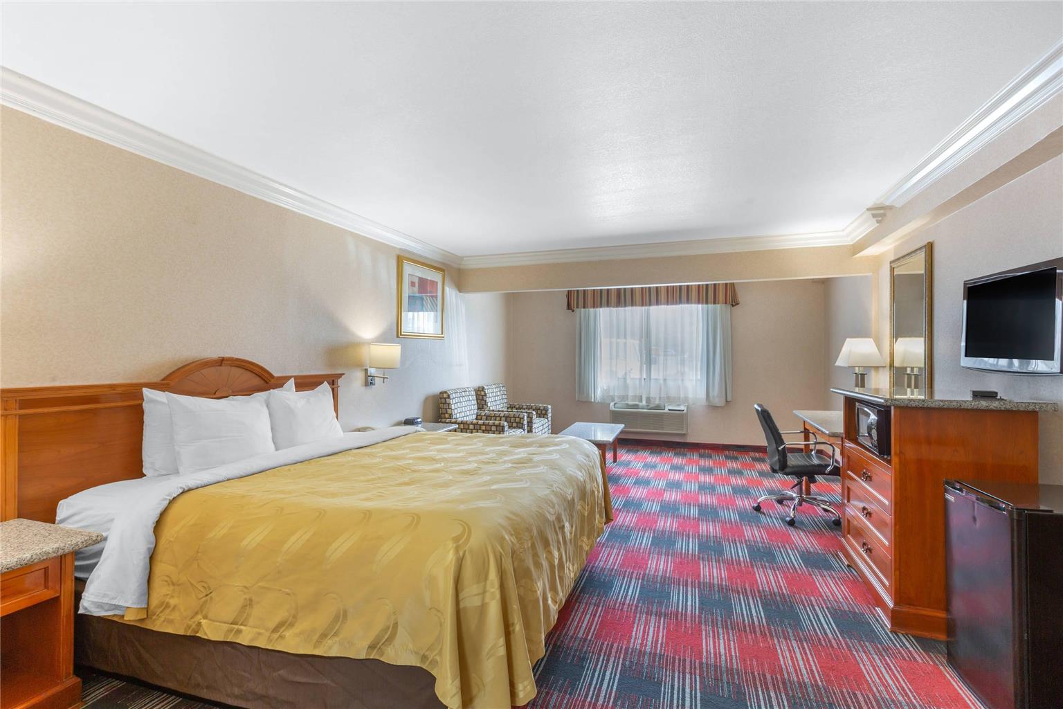 Quality Inn & Suites Oceanside near Camp Pendleton - photo 12