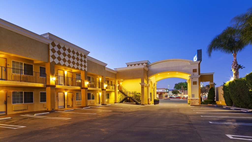 Best Western Woodland Hills Inn - photo 9