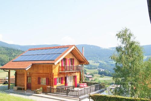 Ferienhaus in ruhiger Lage 3 Schlafzimmer große Terrasse — hotel in Poellauberg