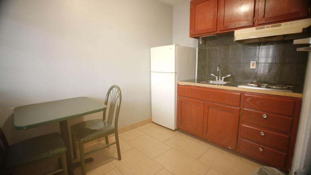 Texas Inn Airport McAllen - photo 9