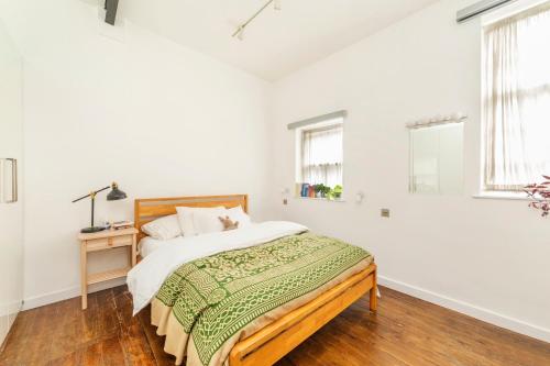 Modern Comfort Spacious Apartment Near Kings Cross and Camden — 4-Star Luxury Hotel in London, United Kingdom