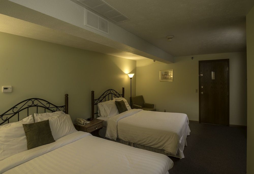 Sugarcreek Village Inn - photo 10