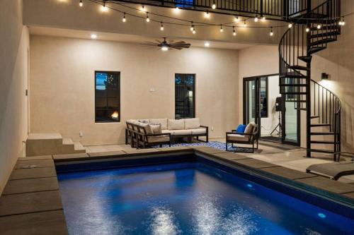 The Icarus Where Adventure Meets Comfort in Hurricane, United States