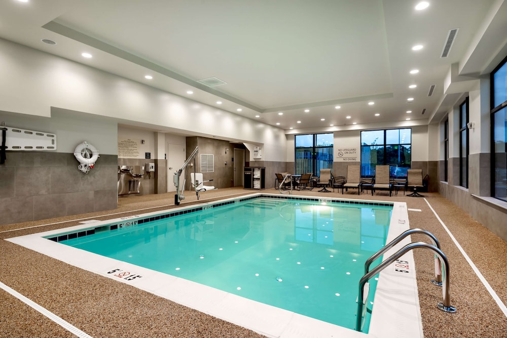 Hampton Inn Baltimore Bayview Campus - photo 20