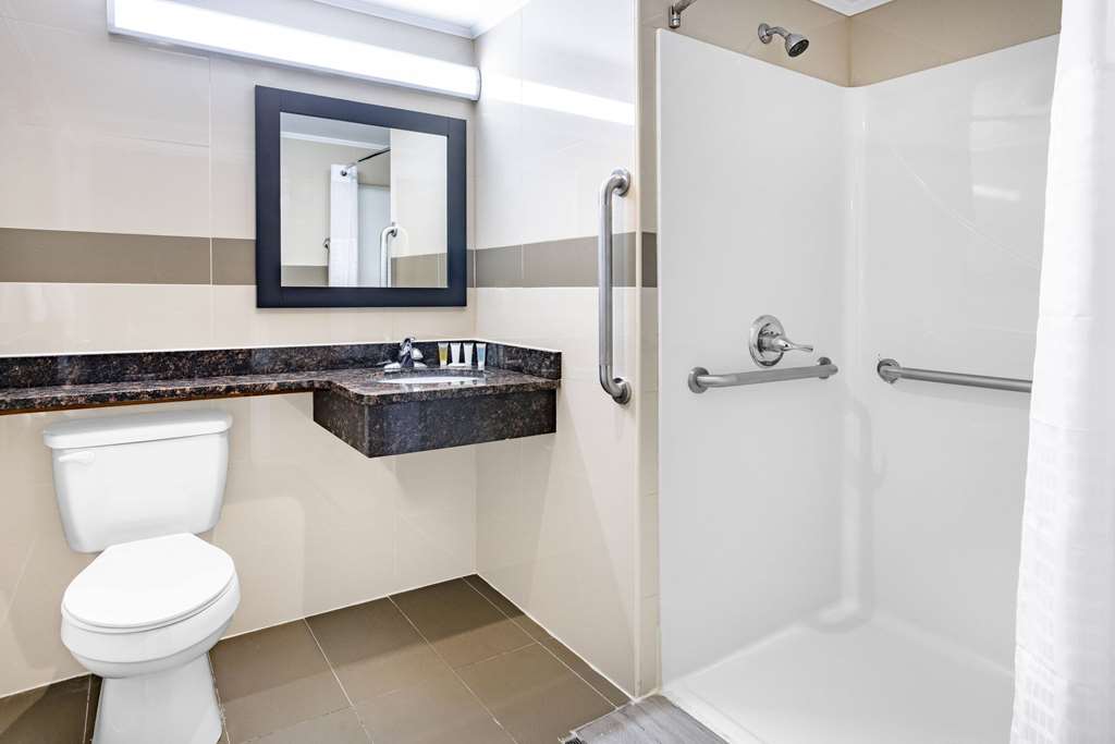 Super 8 by Wyndham Lindenhurst - photo 11