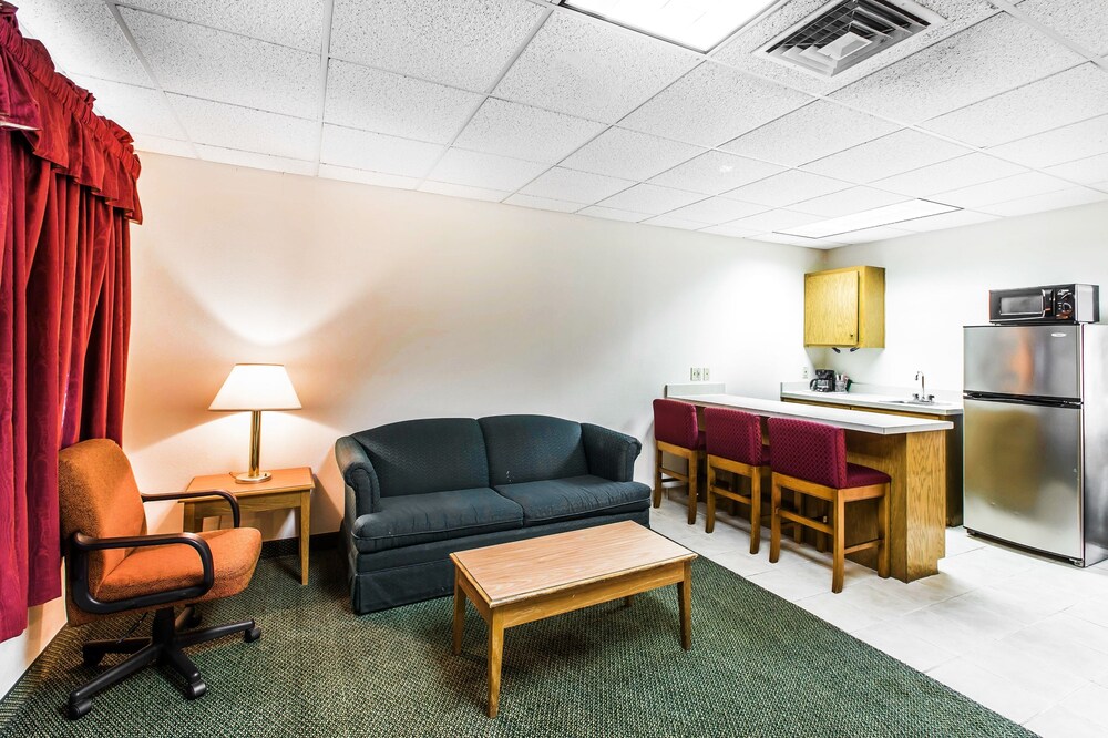 Quality Inn & Suites Waycross - photo 14