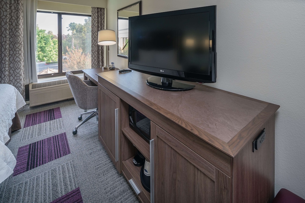 Hampton Inn Livermore - photo 16