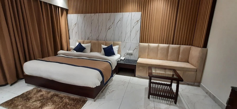 Sparsh Hotel & Resort in Bareilly, India