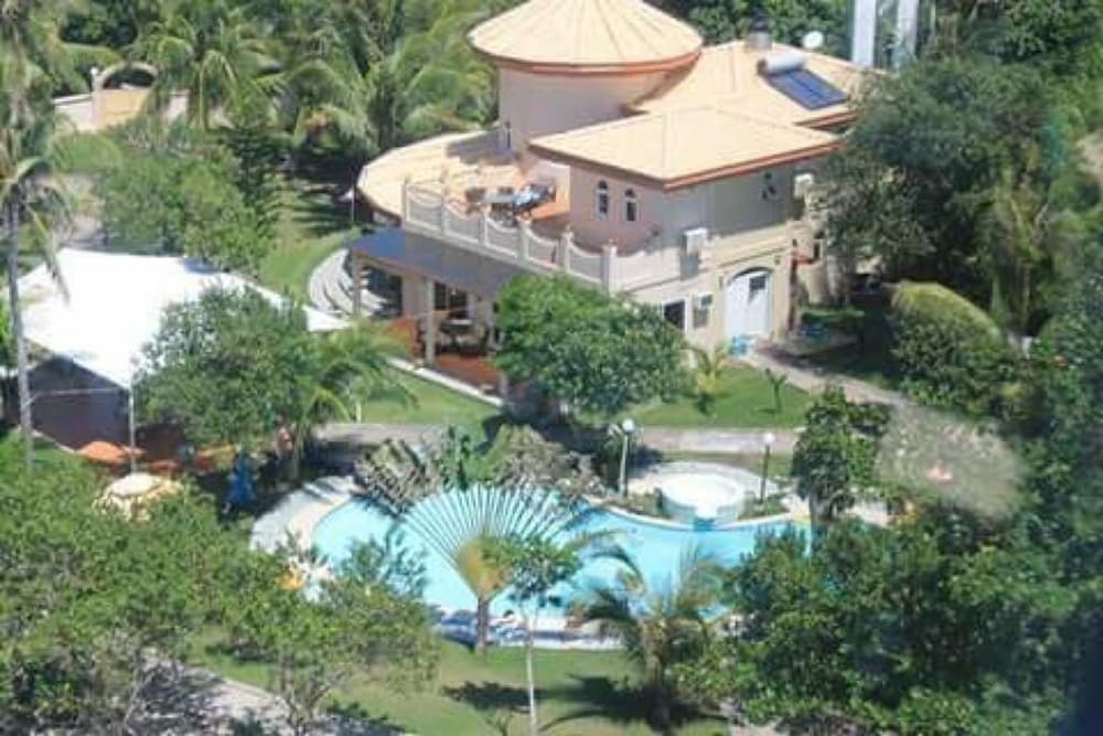 Cabilao Sunset Dive Beach Resort — Loon
