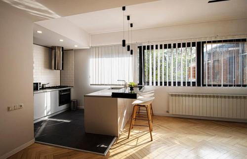 Super Cozy Stylish Apartment For 4 In Tbilisi