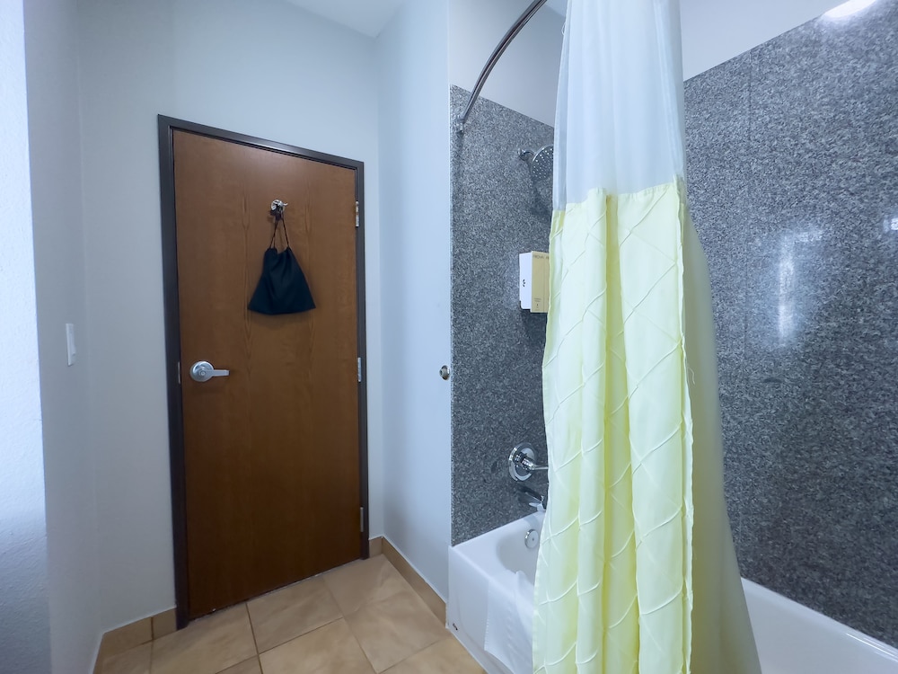 American Inn Madill - photo 6